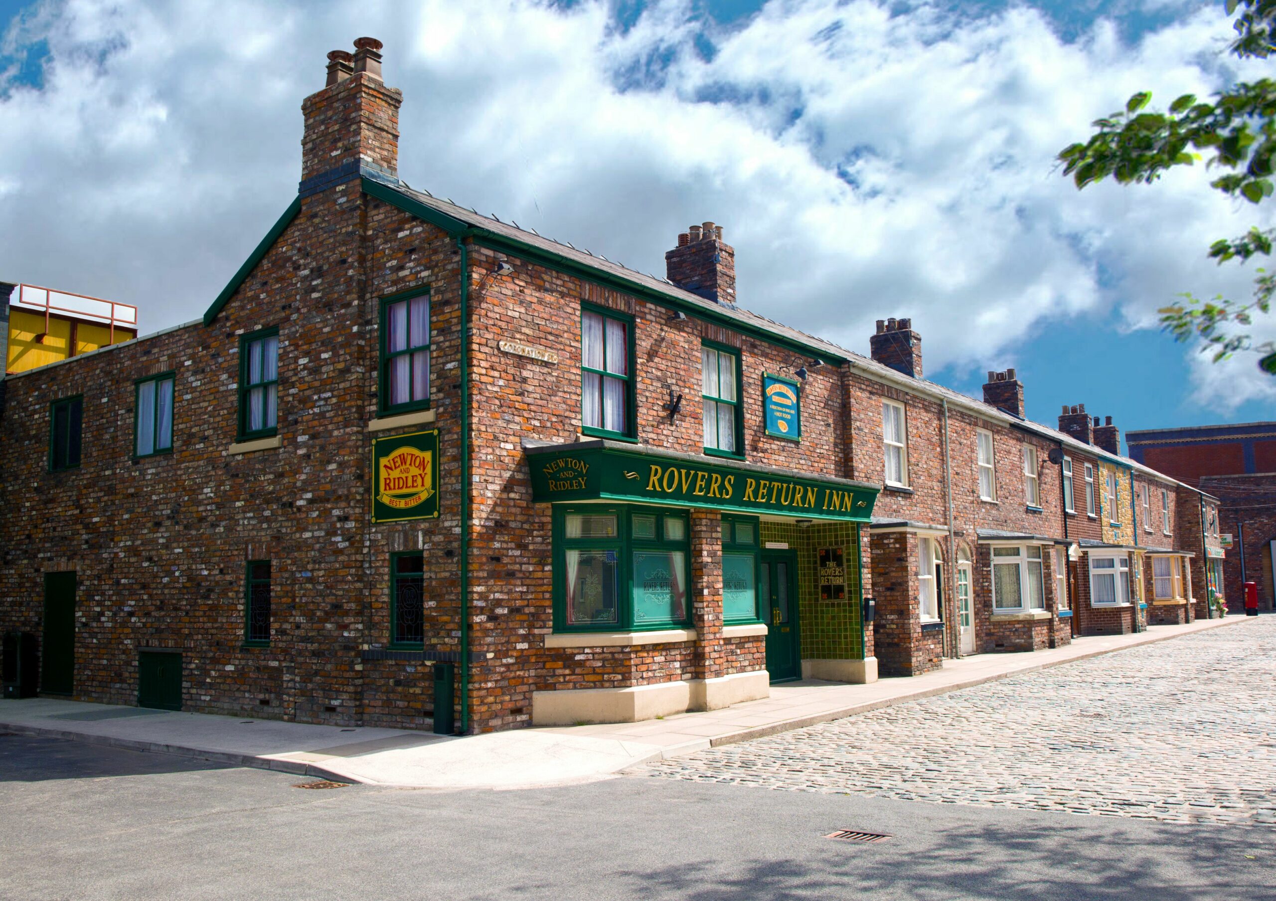 coronation street tour from cardiff